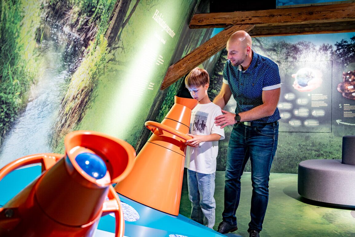 Hravé učení na mediálních stanicích.